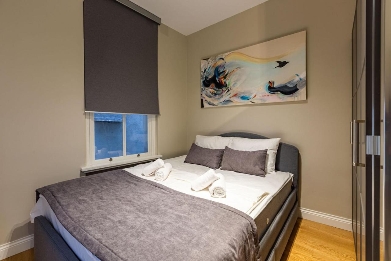 Mesmerizing Flat With Bosphorus View In Beyoglu Lägenhet Istanbul Exteriör bild