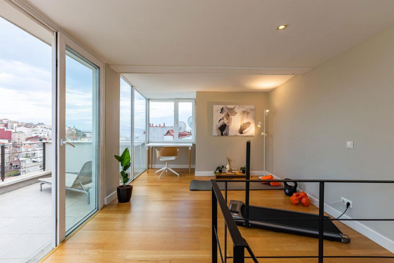 Mesmerizing Flat With Bosphorus View In Beyoglu Lägenhet Istanbul Exteriör bild