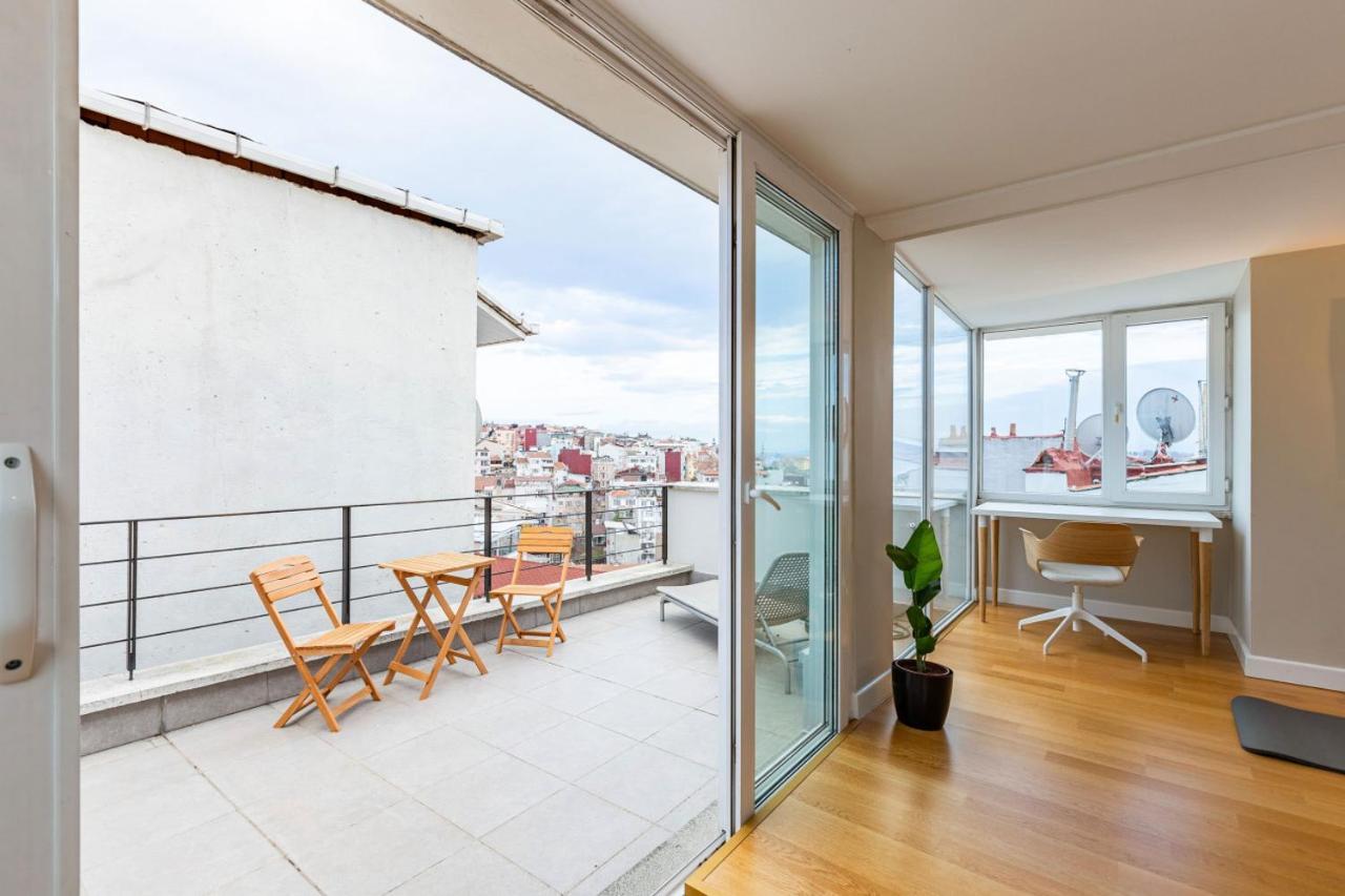 Mesmerizing Flat With Bosphorus View In Beyoglu Lägenhet Istanbul Exteriör bild